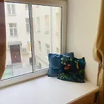 Cozy Oldtown Apartment Next Of Town Hall Square